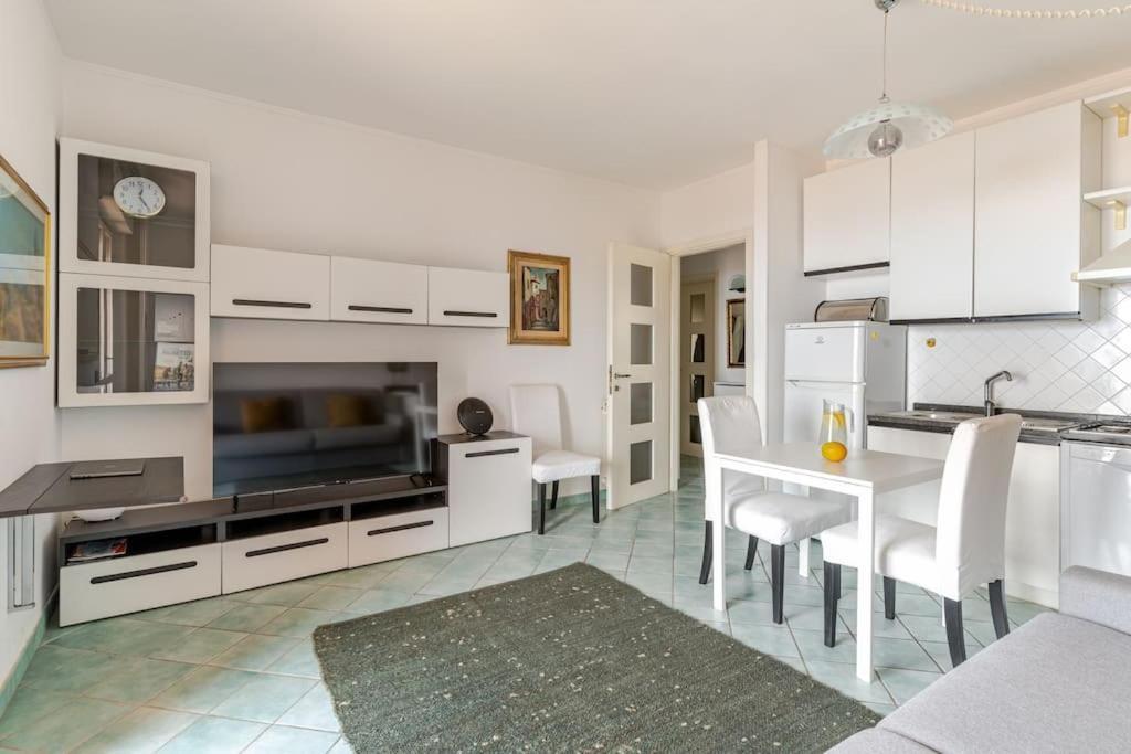 Thekeystudio, La Casa Del Mare Azzurro With Seaview Ventimiglia Esterno foto