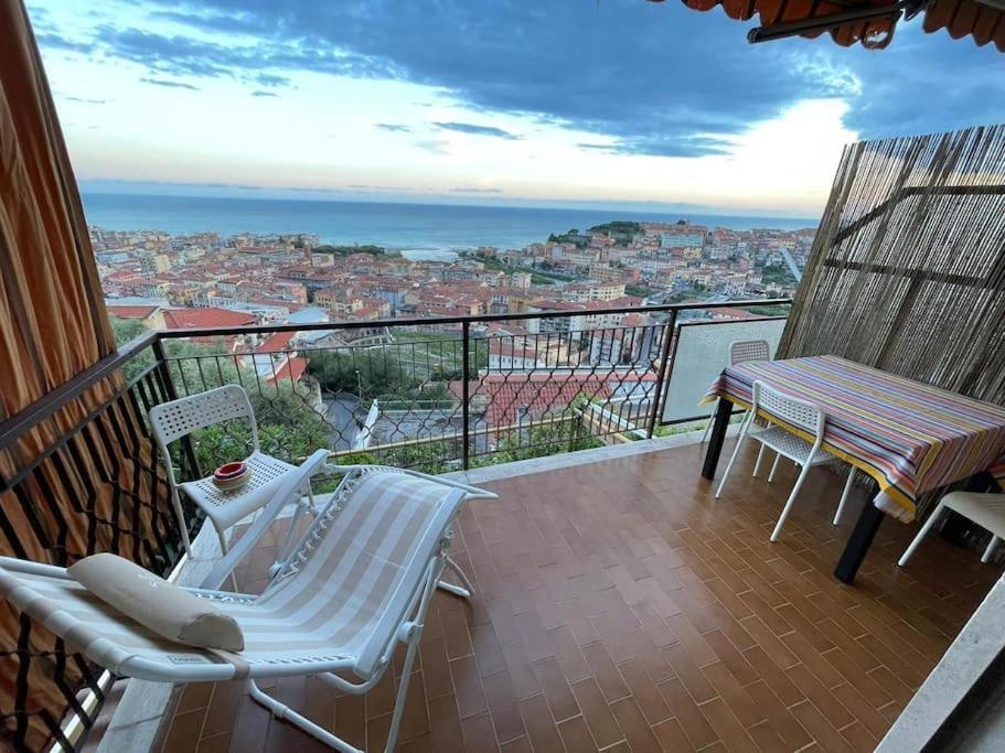 Thekeystudio, La Casa Del Mare Azzurro With Seaview Ventimiglia Esterno foto